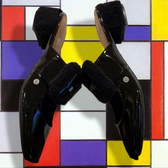 UGG Hayden Black Patent Leather and Shearling Mule Size 6 - Picture 4 of 11